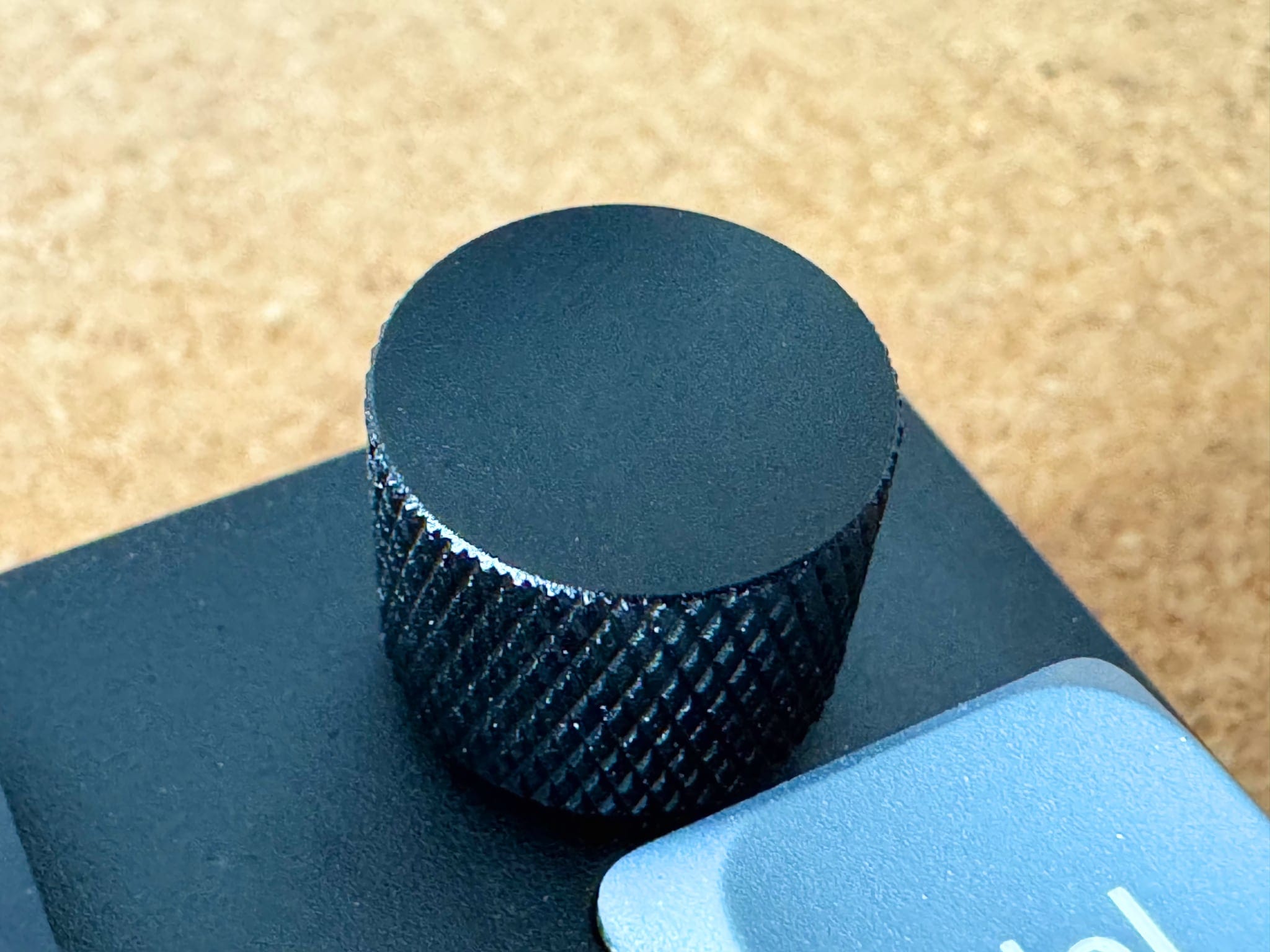 That so, so fine knurling That so, so fine knurling
