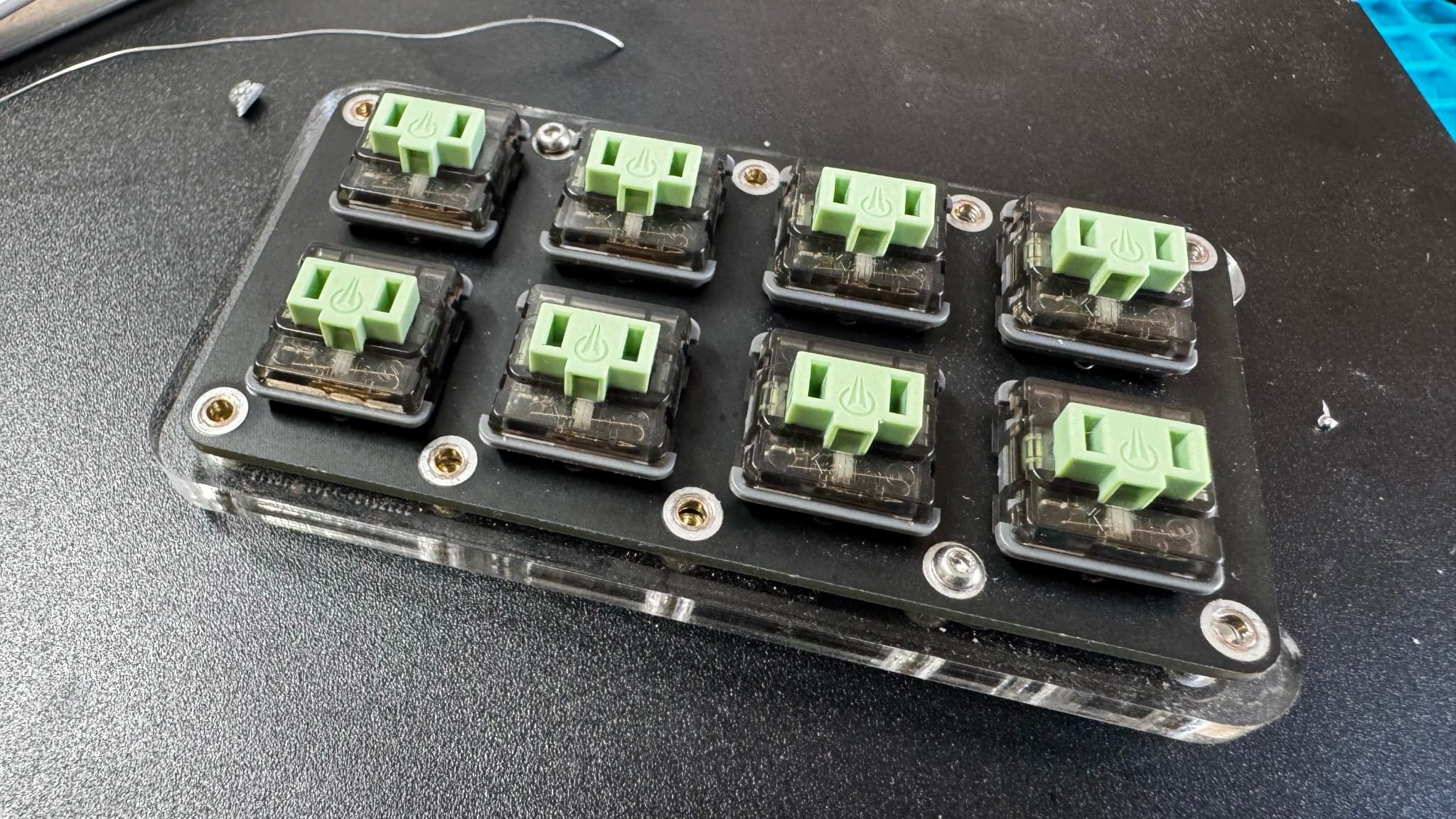 Fitting the new silent Choc switches on the Bluehand